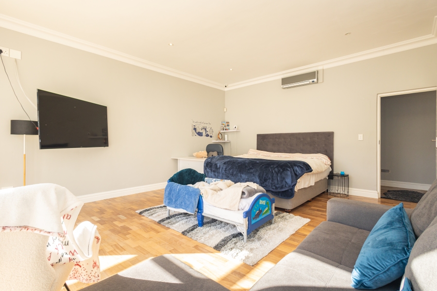 7 Bedroom Property for Sale in Flamingo Vlei Western Cape
